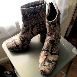 Topshop Vegan snakeskin platform ankle Boots 39